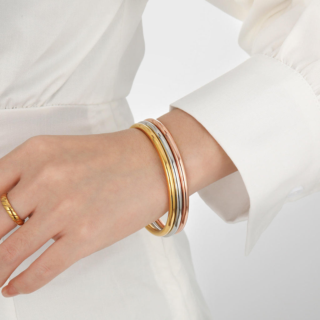Vintage Crown Stainless Steel Closed Bangle – 18K Gold/Silver/Rose Gold Plate