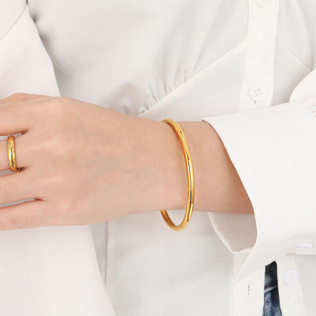 Vintage Crown Stainless Steel Closed Bangle – 18K Gold/Silver/Rose Gold Plate