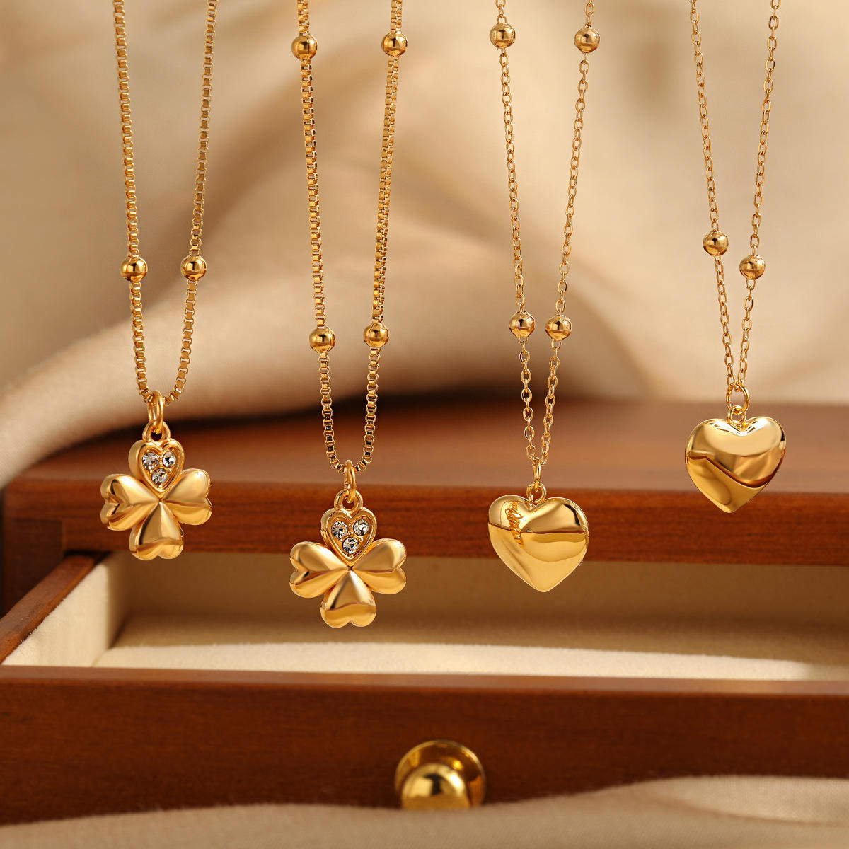 Flower & Heart Necklace | Women’s Pendant Necklace | ORLABYAMY