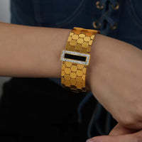 GOLD BLK ACRYLIC 335